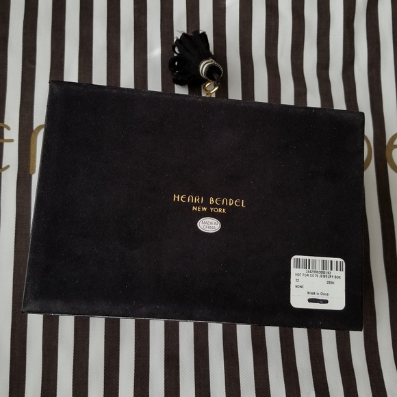 ❗Henri Bendel Lacquer Polka Dot and Stripe Brown and White Jewelry Box❗ - Picture 9 of 11